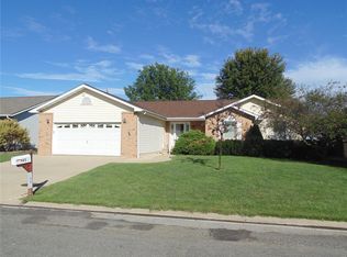 65 Sunbeam Dr, Highland, IL 62249