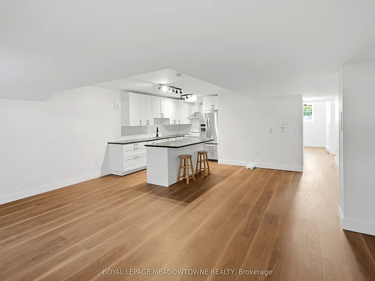 2718 Bovaird Dr W #BASEMENT — Photo 1