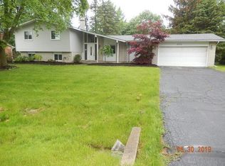 6572 Heather Heath Ln, West Bloomfield, MI 48322