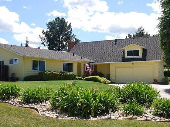 1st image of 21890 Meadowview Ln