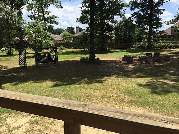 Fire pit w/ log chairs