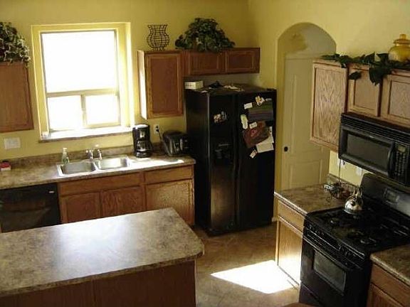 3rd image of 43517 W Sunland Dr