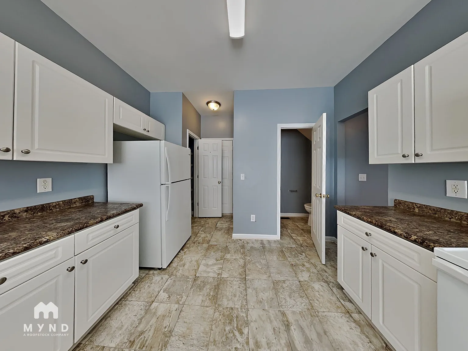 3 bed, 2.5 bath, 1322 sqft, $2,065 — Photo 4