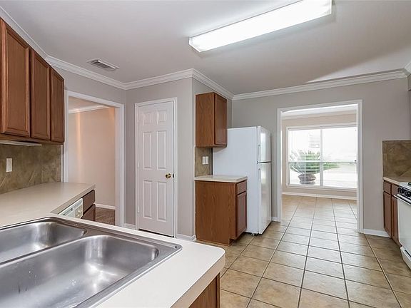 4th image of 7103 Foxwalk Ln