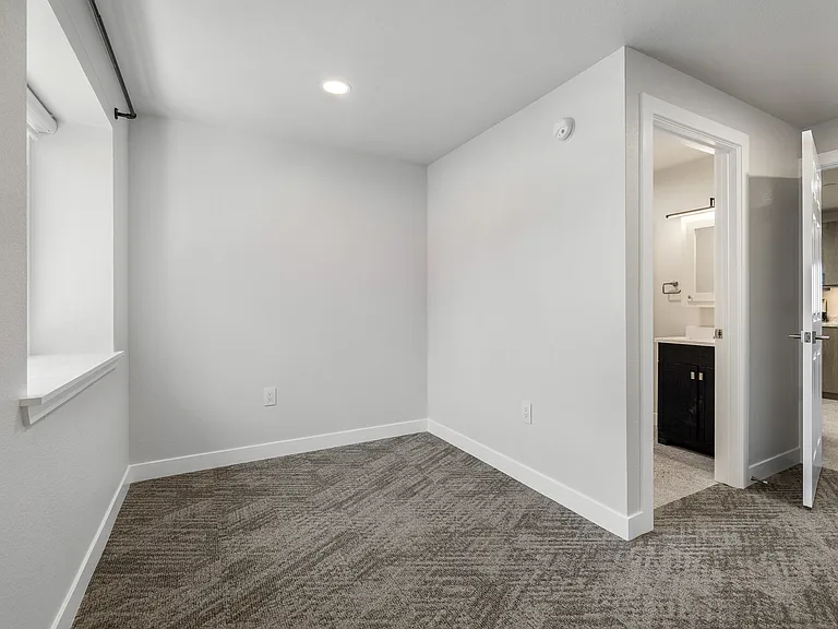 Ponderosa Apartments — Photo 24