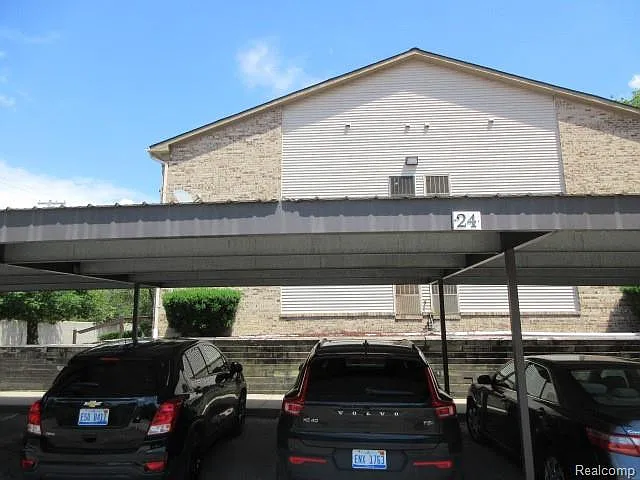 24056 Middlebelt Rd #20 — Photo 23