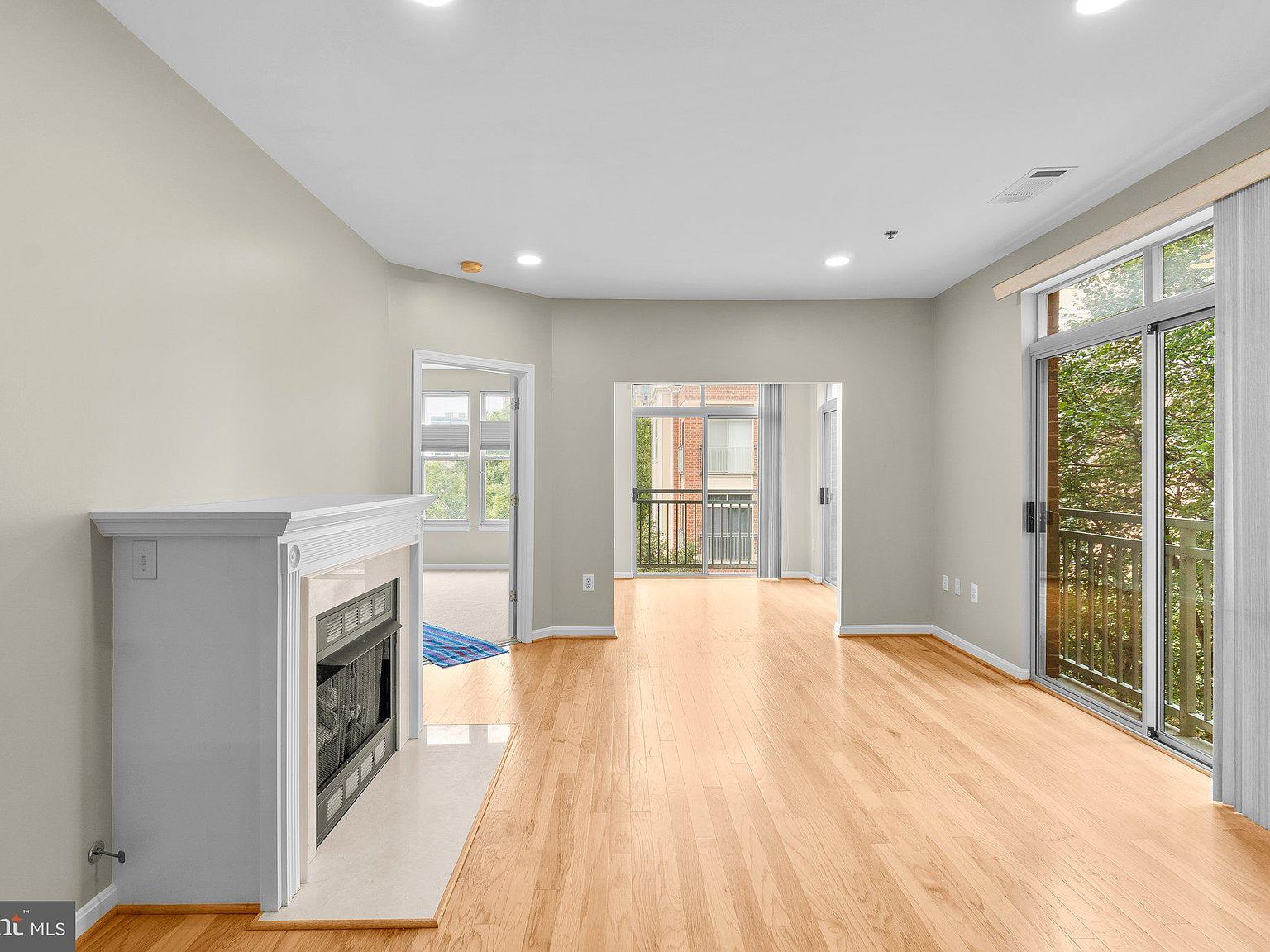 1851 Stratford Park Pl APT 313, Reston, VA 20190 MLS VAFX2140626