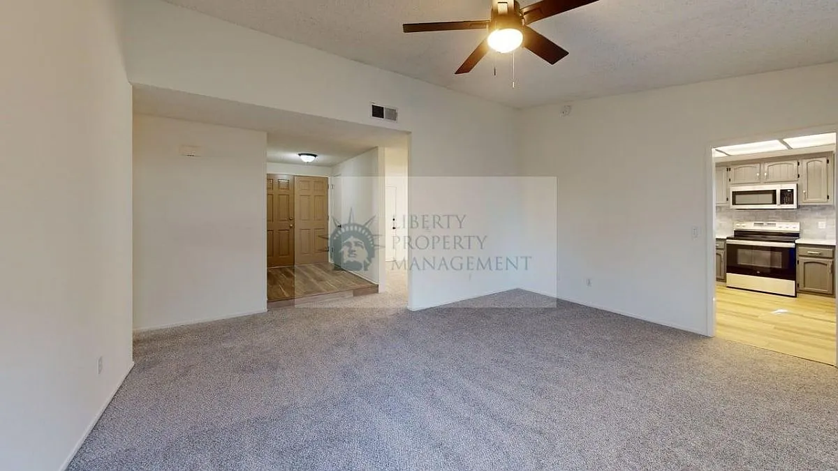 Building Photo - 2620 Majestic Oak Dr