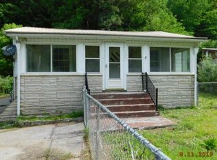 970 Mate Creek Rd, Matewan, WV 25678