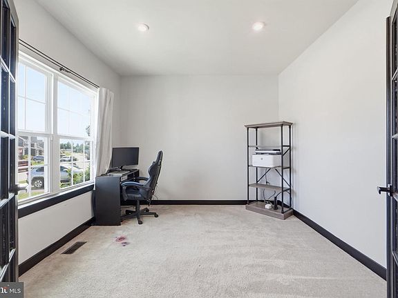 4th image of 567 Rushbrook Rd