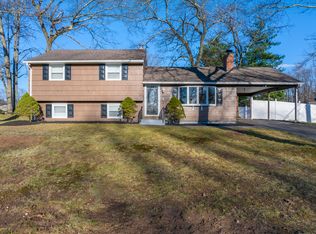 6 Glenwood Dr, Plainville, CT 06062