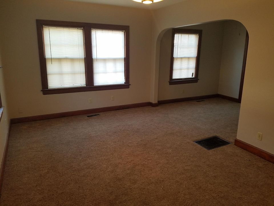 2nd image of 936 S Rutan Ave
