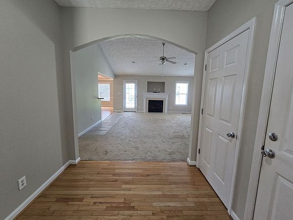 5th image of 1019 Canter Ln