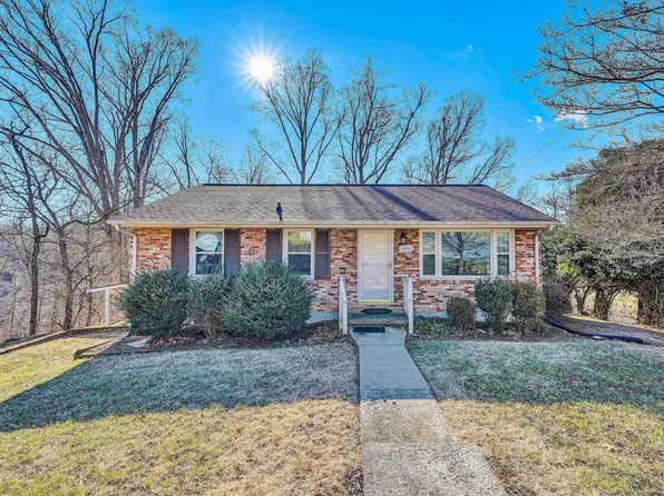 983 Shelbourne Ave, Vinton, VA 24179