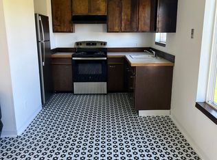 428 2nd St #4, Raymond, WA 98577