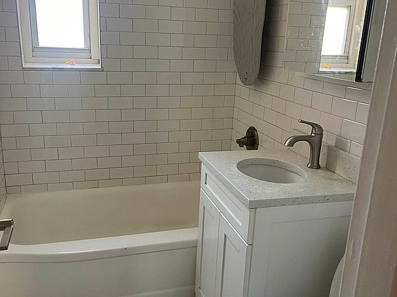 5th image of 135-20 Hoover Ave APT 3P