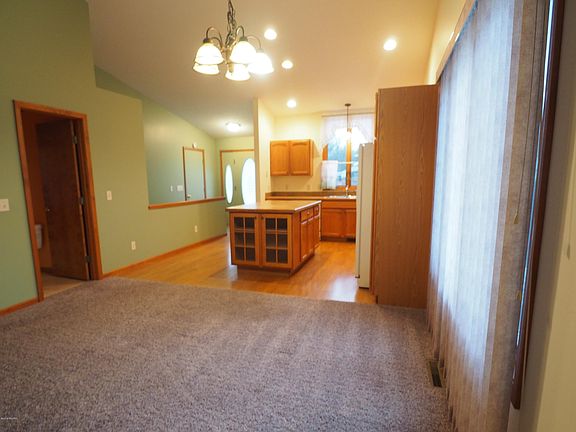 5th image of 1143 Aspen Dr