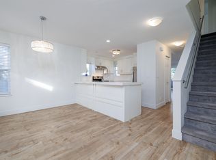 140 Shoreline Cir, Pt Moody, BC