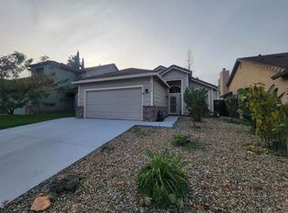 9316 Caulfield Dr, Elk Grove, CA 95758