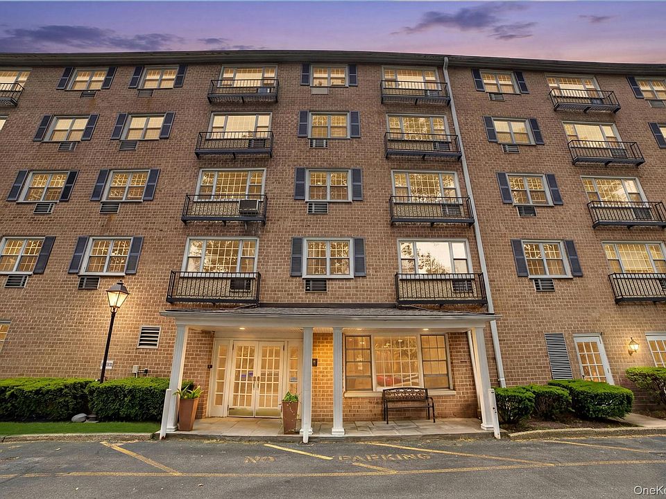 1st image of 4 Consulate Drive #3C