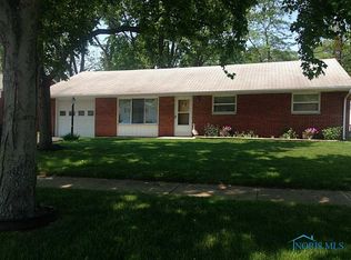 6730 Lincoln Green St, Holland, OH 43528