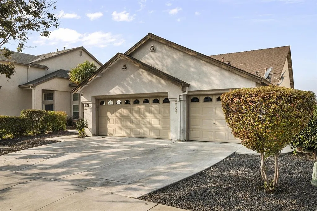 2157 De Bord Dr photo 1