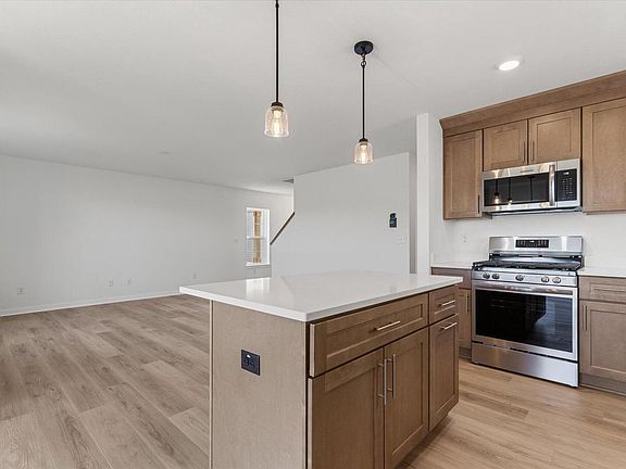 3rd image of 619 Belmont DRIVE