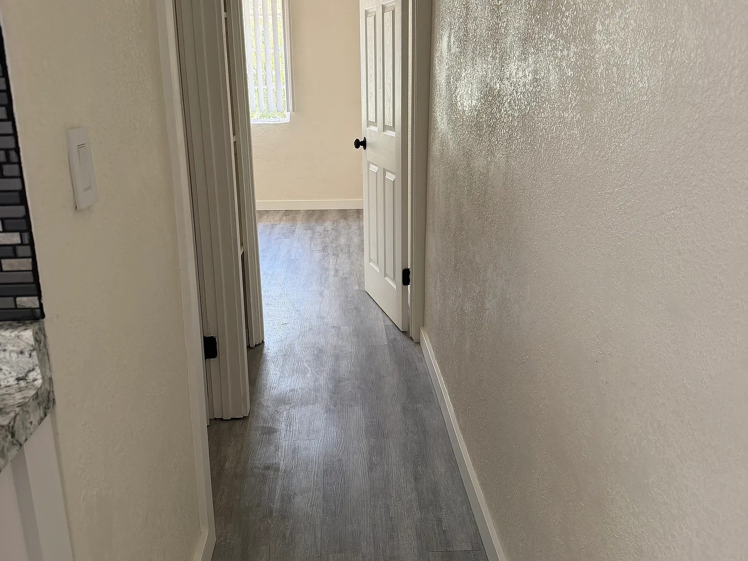 1 bed, 700 sqft, $1,100 — Photo 3
