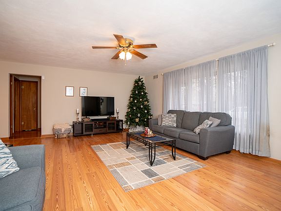 5th image of 4018 N Tomar Ave