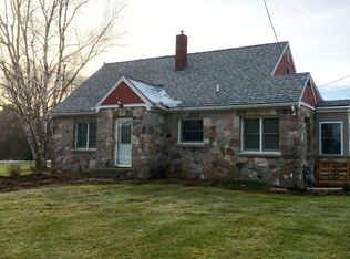 6747 Whites Bridge Rd, Belding, MI 48809