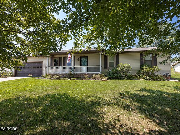 3rd image of 3609 Lakeside Dr