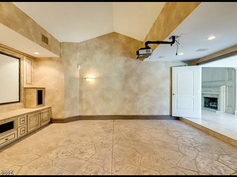 7258 Loma Alta Cir #0 — Photo 35