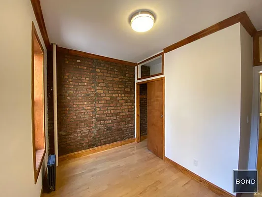 Rented by Bond New York | media 10