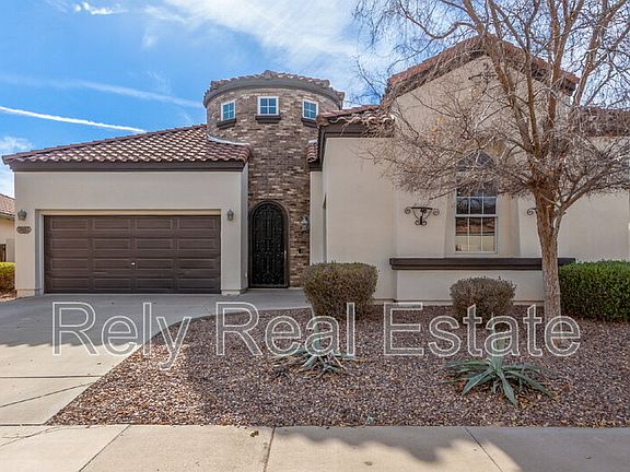 3rd image of 18453 W Sunnyslope Ln