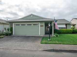 15720 SW Oakhill Ln, Tigard, OR 97224