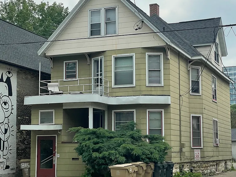 815 E Johnson St #3 — Photo 1