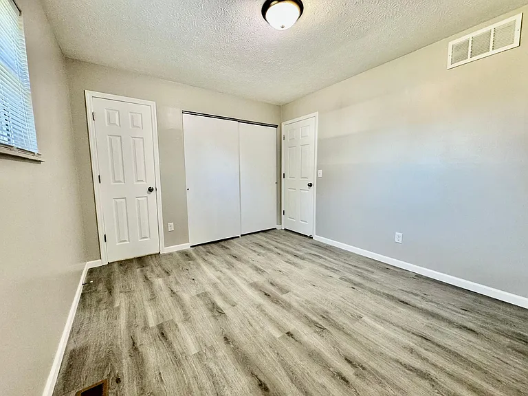 1542 E Meadowbrook Dr — Photo 24