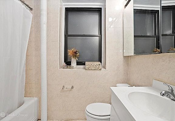5th image of 436 E 58th St APT 1B
