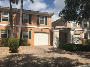 5377 Cove Cir, Naples, FL 34119