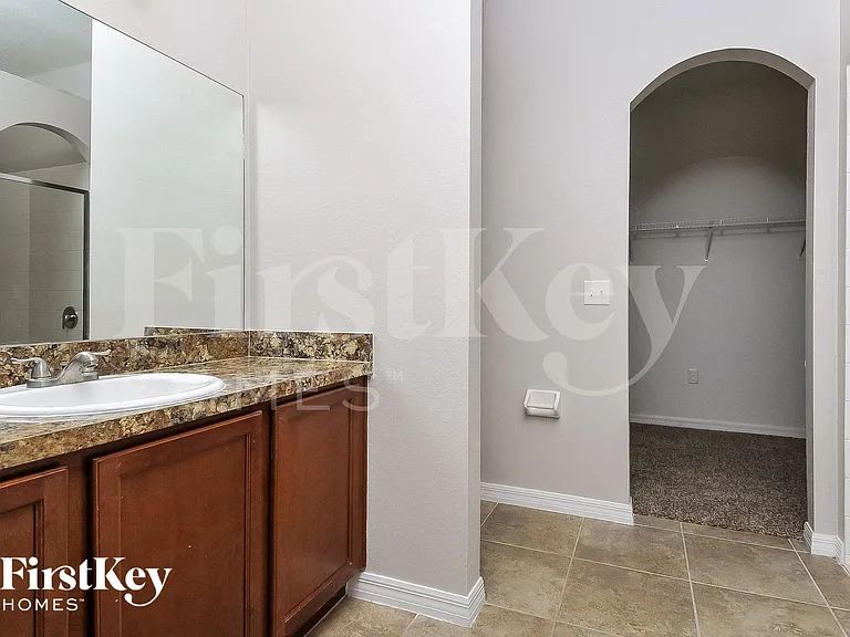 5276 Krenson Woods Way — Photo 9