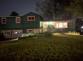 6 Juniper Ln, Liverpool, NY 13090