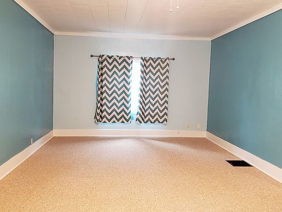 4th image of 208 W Park St