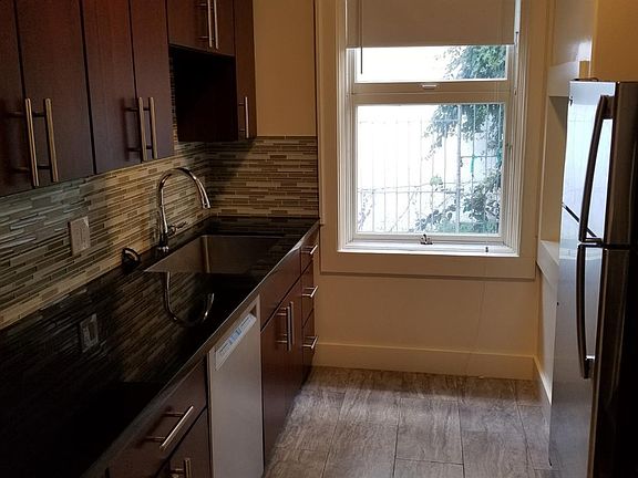 2nd image of 800 Bush St APT 202