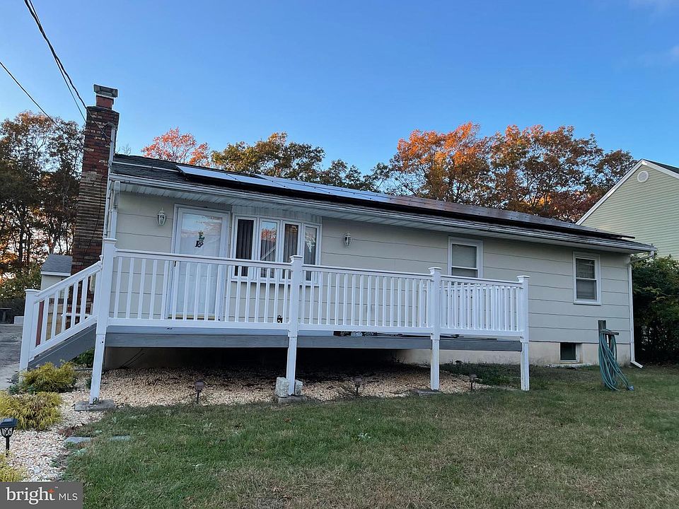 1st image of 18 Nautilus Dr