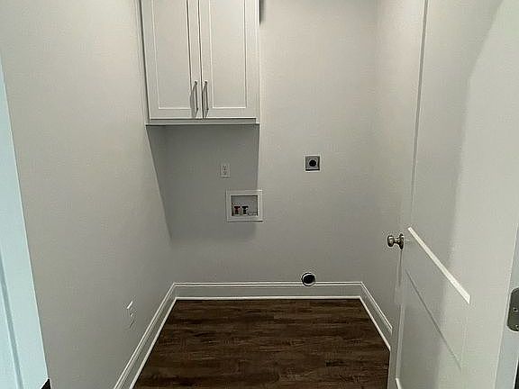 4th image of 2400 E Moore Ave