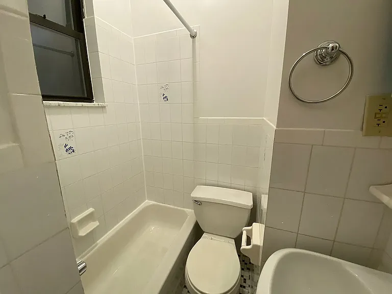 35 Carmine St #3 — Photo 13