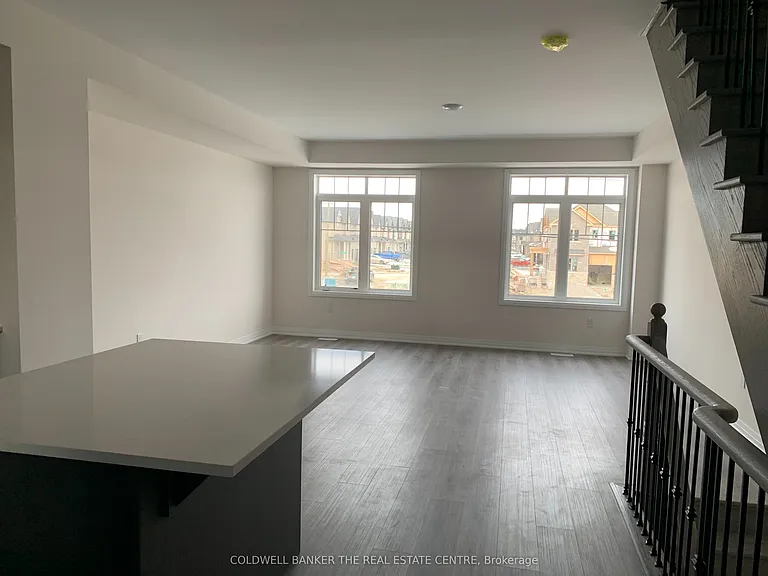 94 Ambereen Pl — Photo 6