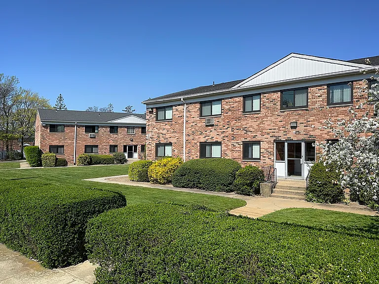 Fairfield Hedges at Bay Shore — Photo 8