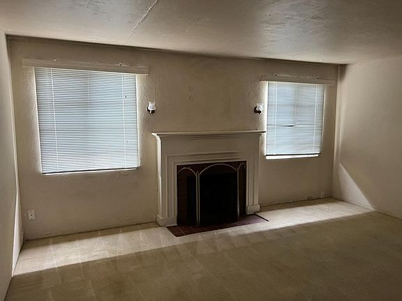3rd image of 890 N 17th St #17