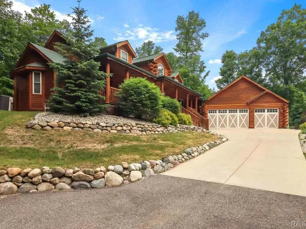 5592 Troon N, Bellaire, MI 49615